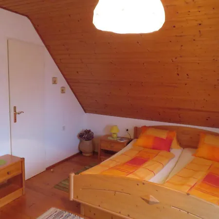 Séjour chez l'habitant Gastehaus Karba Panoramablick In Thermenregion Hatzendorf